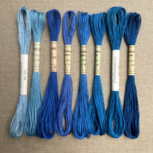 Load image into Gallery viewer, Blue Hemstitch Linen 25/4