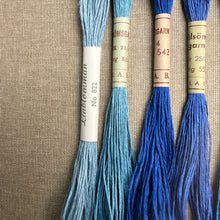 Load image into Gallery viewer, Blue Hemstitch Linen 25/4