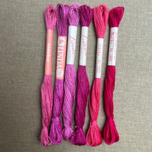 Load image into Gallery viewer, Linda Petals 1960's embroidery linen