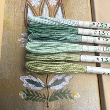 Load image into Gallery viewer, Pastel Flax Flower Box