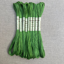 Load image into Gallery viewer, Green #508 - One Colour 1960s Linen Thread Set (10)