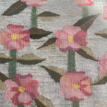 Load image into Gallery viewer, Rosa - 1960s Daisy Weave