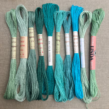 Load image into Gallery viewer, 1960s Linen Thread Set