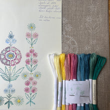 Load image into Gallery viewer, Floral 5750B (1960)