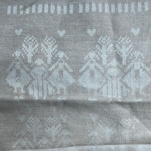 Three Singing Girls Linen Cloth