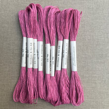 Load image into Gallery viewer, Dusty Pink #917 - One Colour 1960s Linen Thread Set