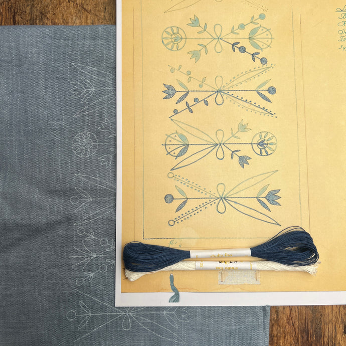 Nordiska Floral Runner - Blue Linen