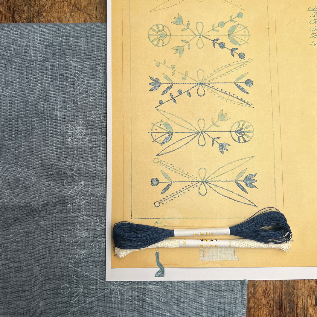 Nordiska Floral Runner - Blue Linen