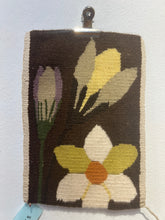 Load image into Gallery viewer, Daffodil - 1960s Weave