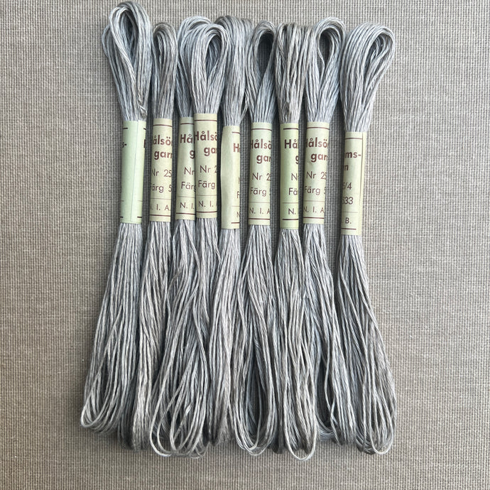 #533 One Colour 1960s Linen Thread Set