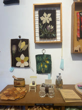 Load image into Gallery viewer, Daffodil - 1960s Weave