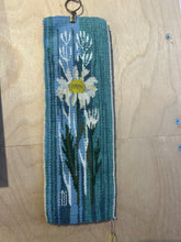 Load image into Gallery viewer, Blomma - 1960s Daisy Weave