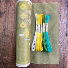 Load image into Gallery viewer, Linen Daisies 6367 by Nordiska