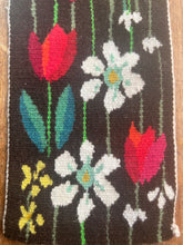 Load image into Gallery viewer, Flowers - 1960s Weave