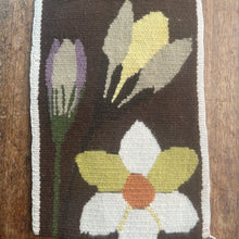 Load image into Gallery viewer, Daffodil - 1960s Weave