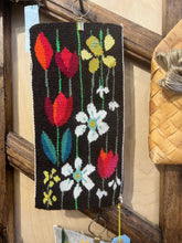 Load image into Gallery viewer, Flowers - 1960s Weave